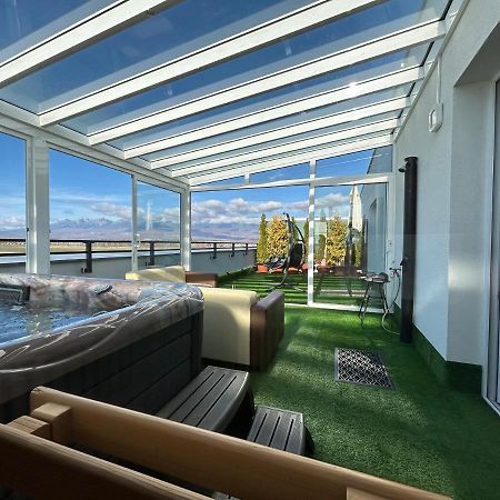 Tatra billetee apartmán s luxusným výhľadom na VysokéTatry a súkromným wellness Poprad Exterior foto
